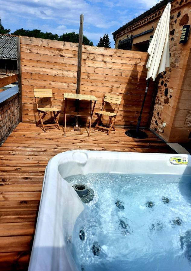 Bien Etre Simple Hotell Villajou Eksteriør bilde